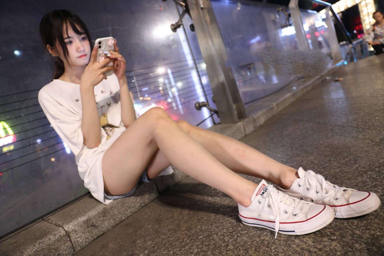 图片[3]-KTV里唱歌的长腿帆布鞋女孩【102P】20015-婷美图