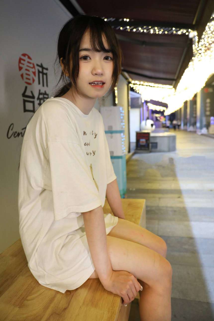 图片[4]-KTV里唱歌的长腿帆布鞋女孩【102P】20015-婷美图