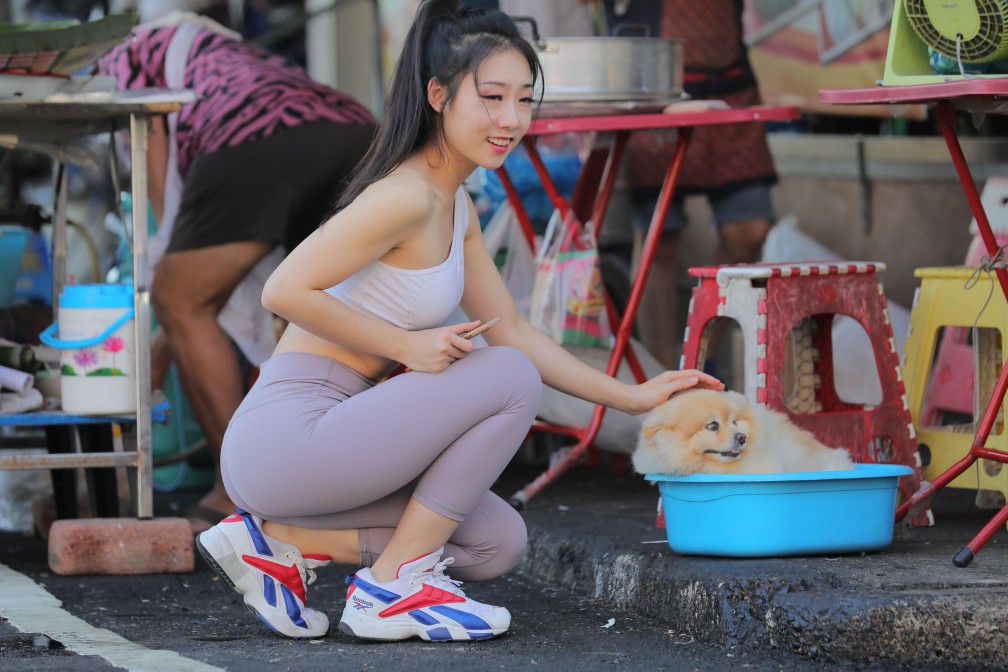 图片[3]-逛商场买东西的瑜伽裤老师【666P】00012-婷美图