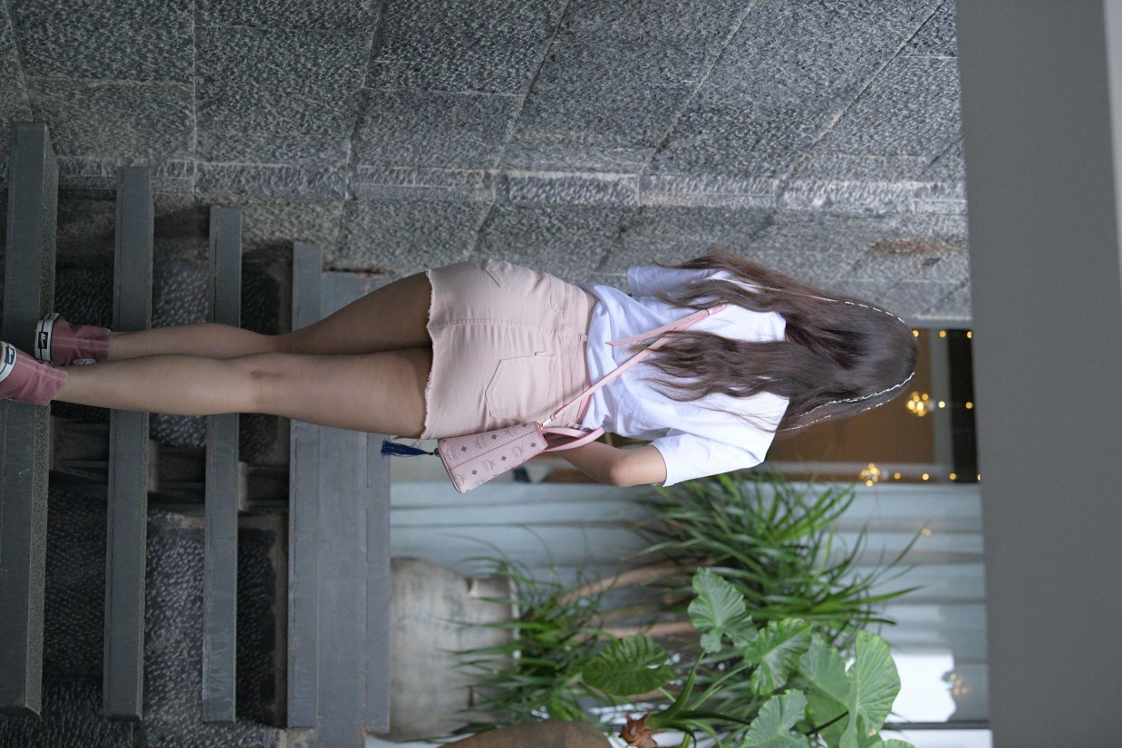 非常清纯甜美的短裙姑娘在逛街【458P】00052-婷美图
