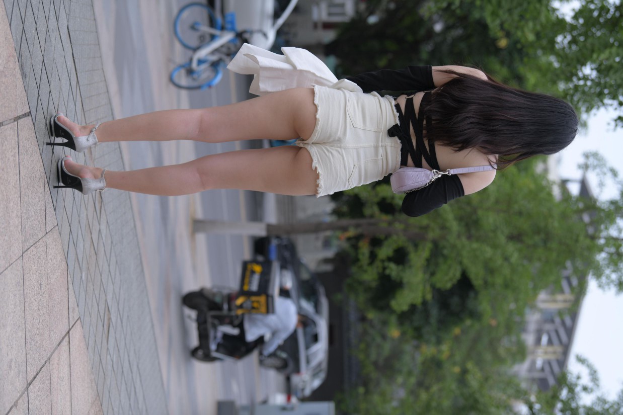 图片[5]-白色短裤的女生笑的很开心【177P】00035-婷美图