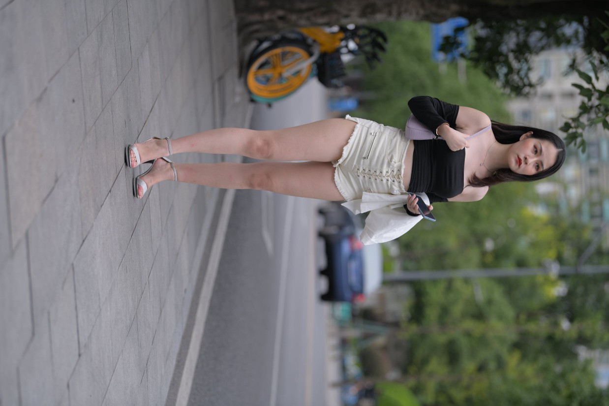 长发飘飘的白色热裤美丽女孩【49P】00029-婷美图