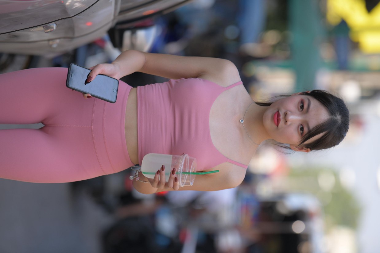 图片[5]-粉色的甜美瑜伽裤女孩在逛街【372P】00057-婷美图