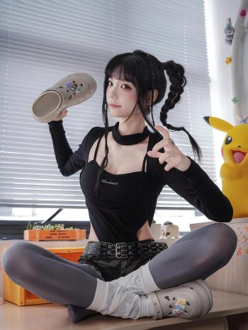 图片[10]-牛仔热裤+灰丝姑娘玩自拍-婷美图