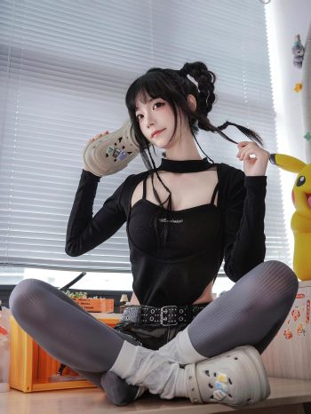 图片[5]-牛仔热裤+灰丝姑娘玩自拍-婷美图